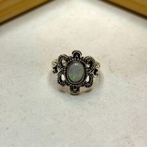 Women stylish ring